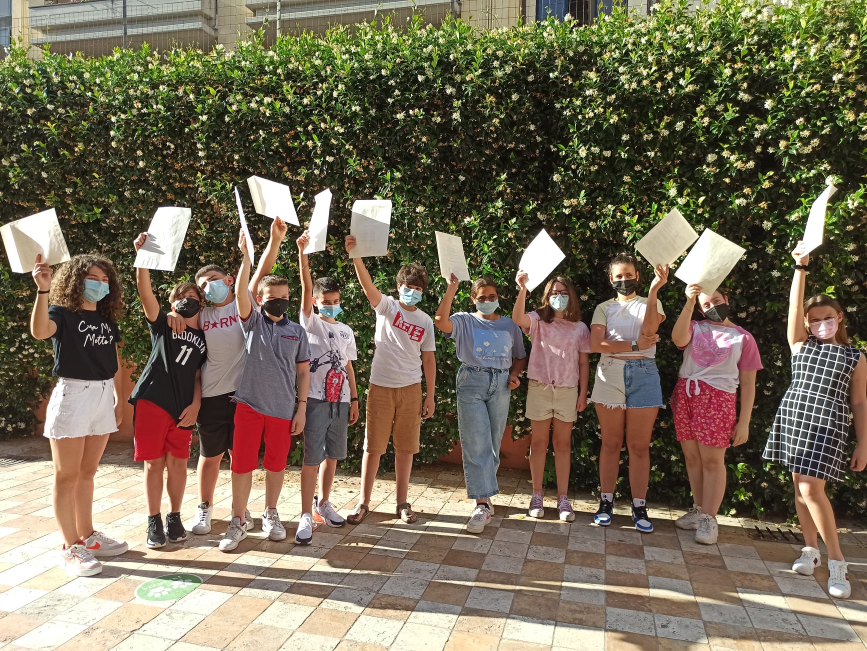 210502261_1710161892503530_3604319991521109158_n La consegna dei diplomi Cambridge in cl.5°!